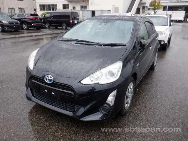 Toyota Aqua 2017 photo 2