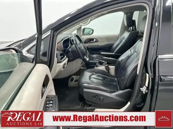 Chrysler Pacifica 2018 photo 5