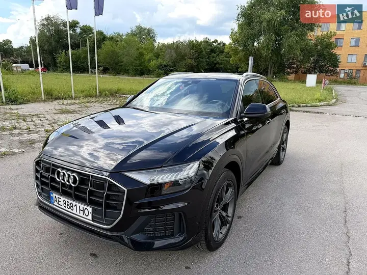 Audi Q8 2021 photo 2