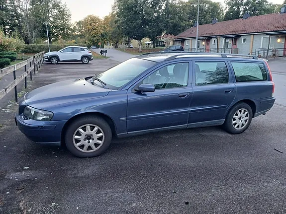 Volvo V70 2004 photo 2