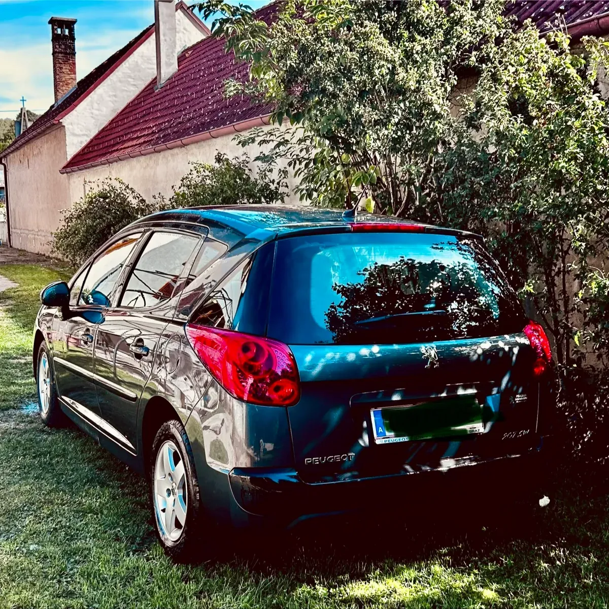 Peugeot 207 2010 photo 2