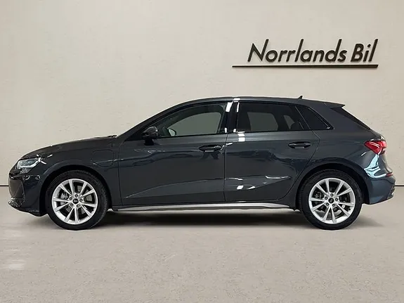 Audi A3 2025 photo 2