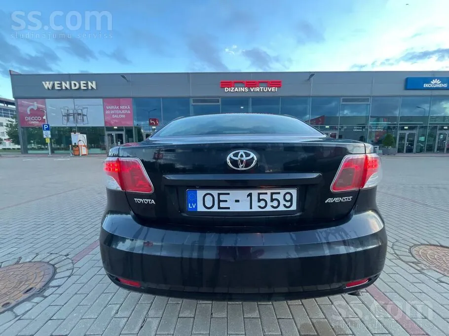 Toyota Avensis 2010 photo 2