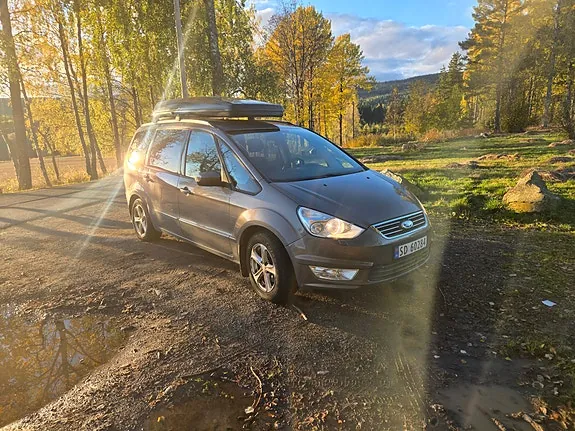 Ford Galaxy 2011 photo 2