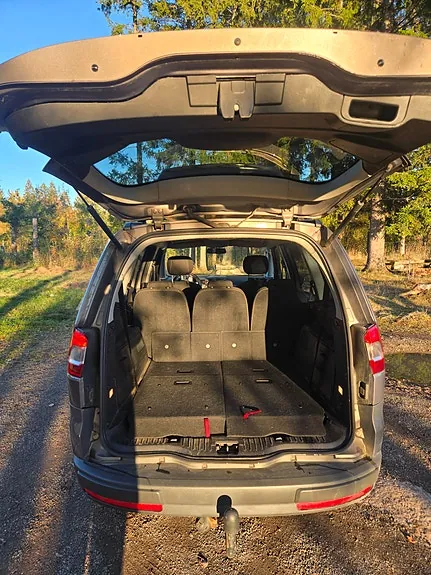 Ford Galaxy 2011 photo 5