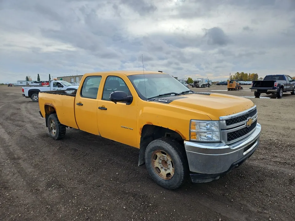 Chevrolet Silverado 2500 2012 photo 2