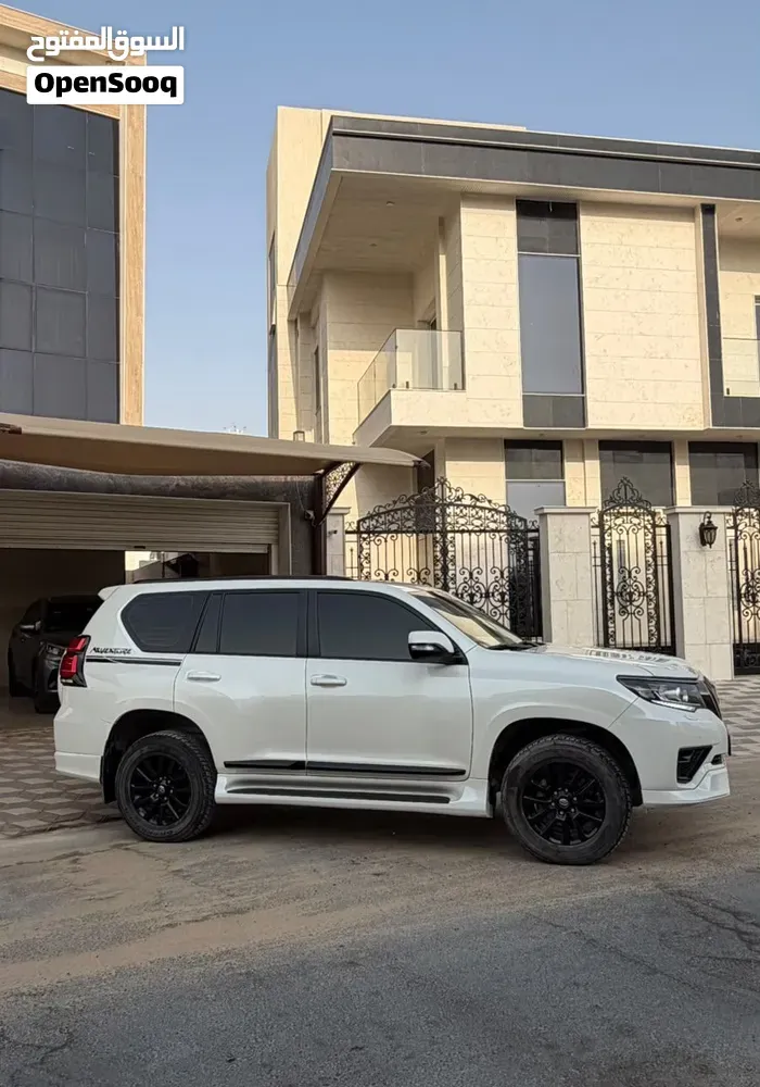 Toyota Prado 2022 photo 3
