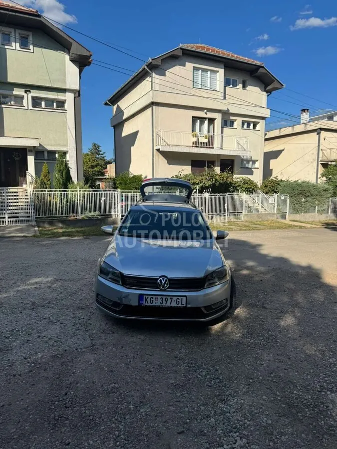 Volkswagen Passat 2012 photo 2