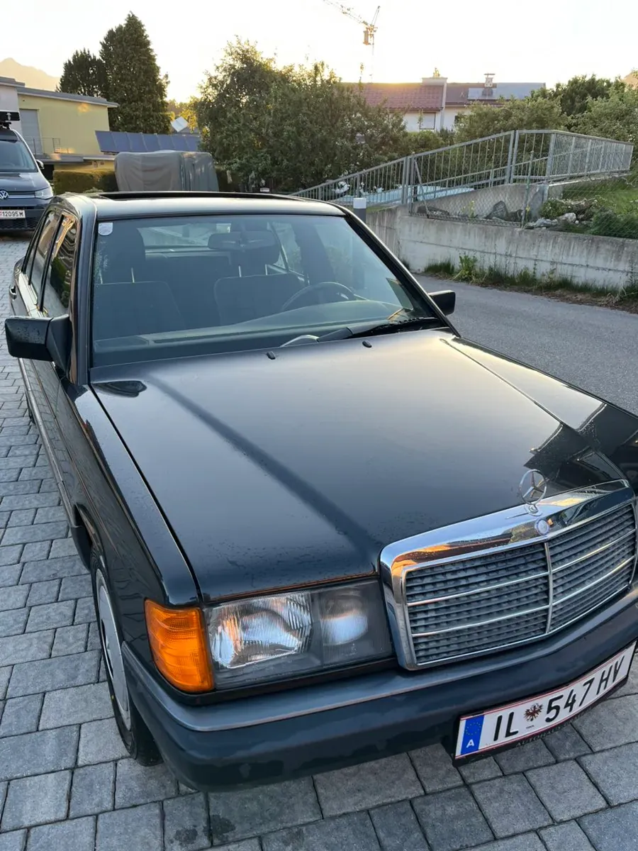 Mercedes-Benz 190 1989 photo 3