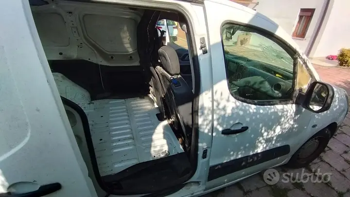 Citroen Berlingo 2010 photo 4