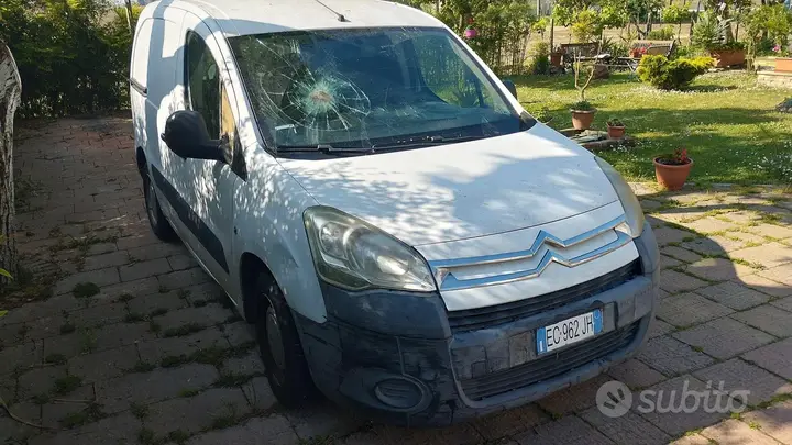 Citroen Berlingo 2010 photo 2