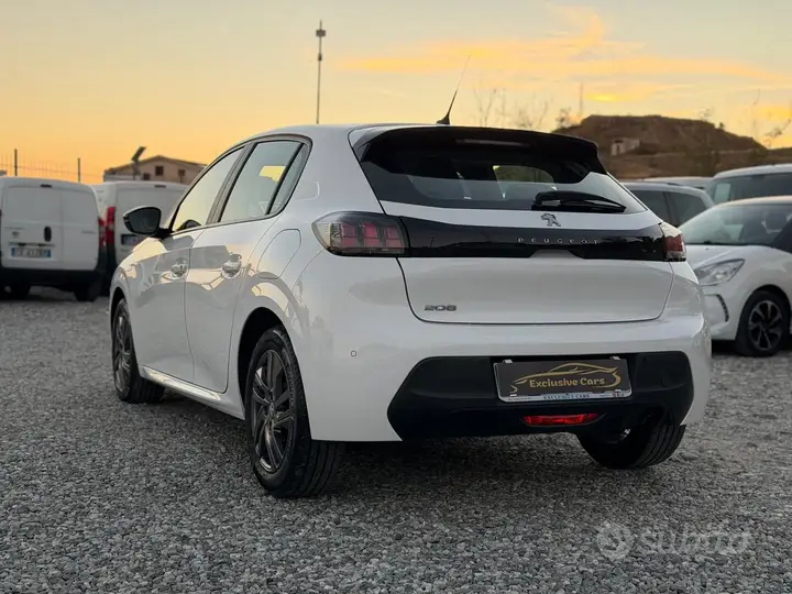 Peugeot 208 2022 photo 4