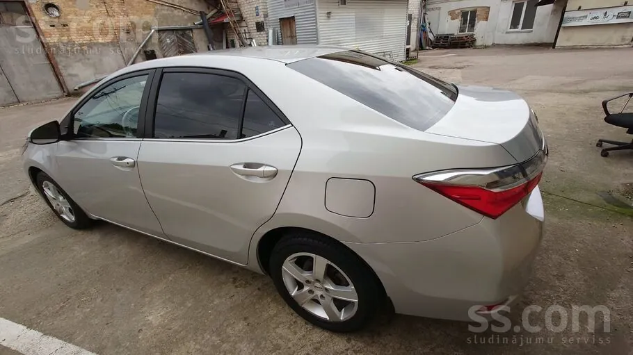 Toyota Corolla 2018 photo 3