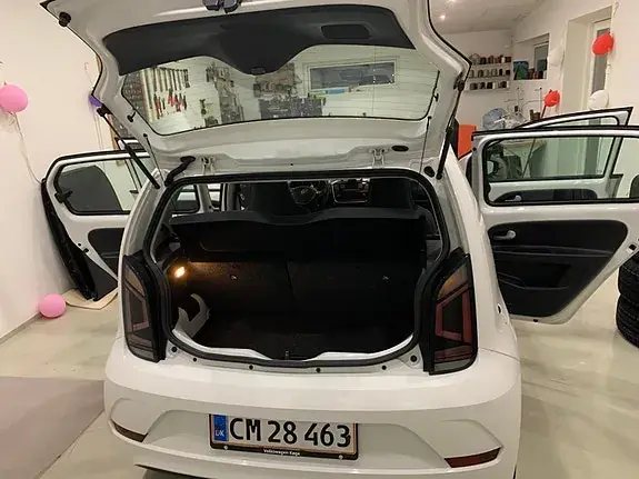 Volkswagen Up 2019 photo 2