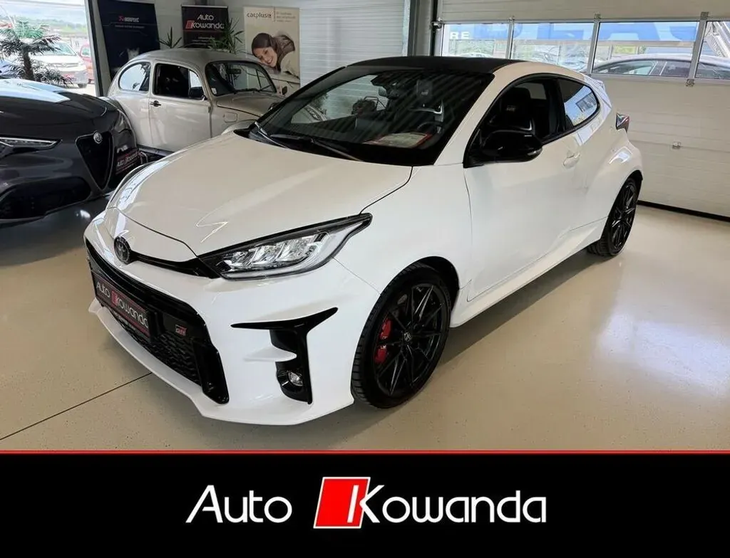 Toyota Yaris 2021 photo 2