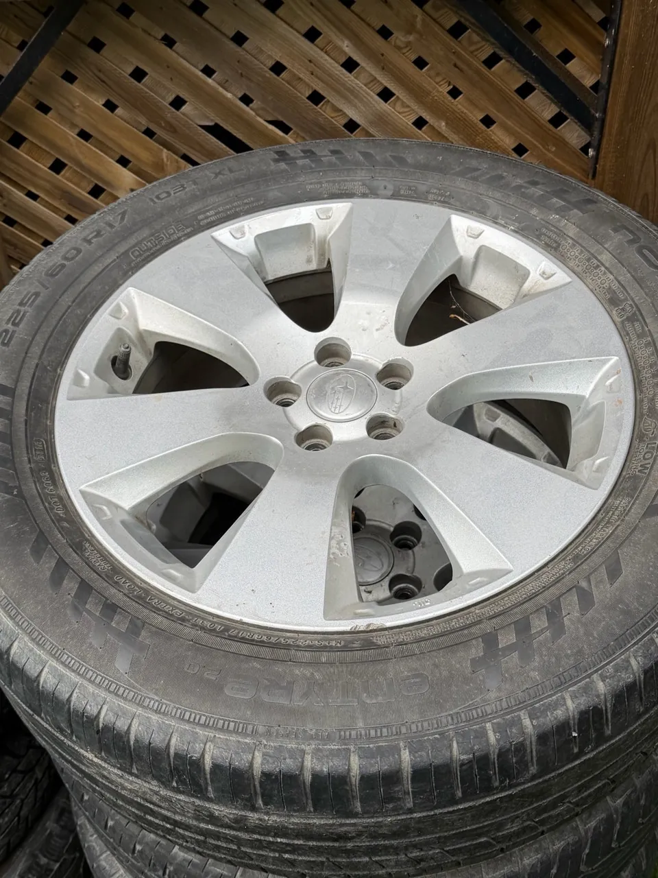 Subaru Outback 2011 photo 2