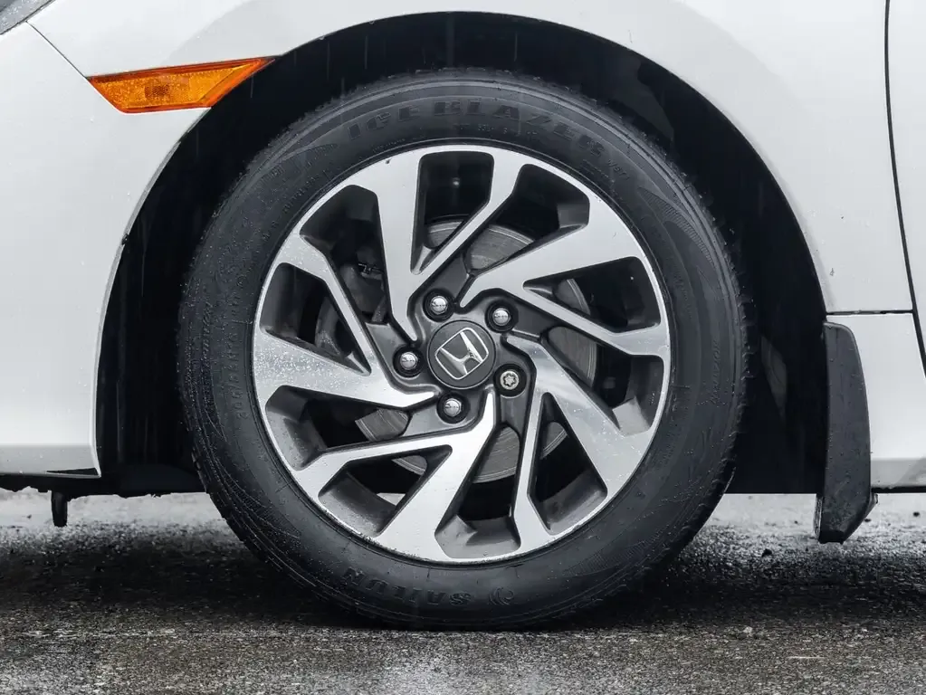 Honda Civic 2019 photo 4