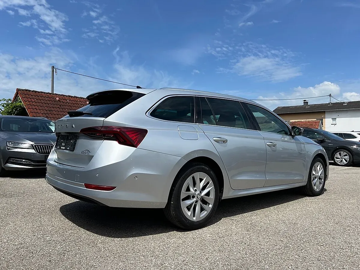 Skoda Octavia 2023 photo 3