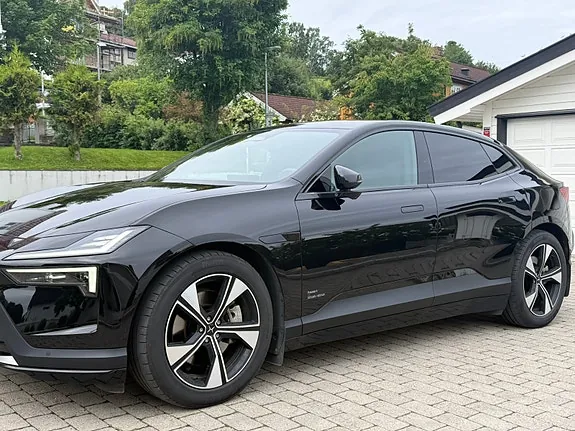 Polestar 4 2025 photo 2