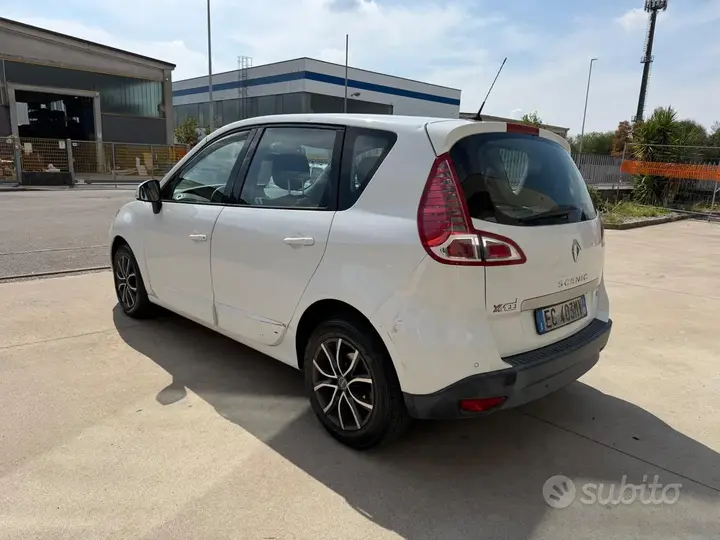 Renault Scenic 2010 photo 4