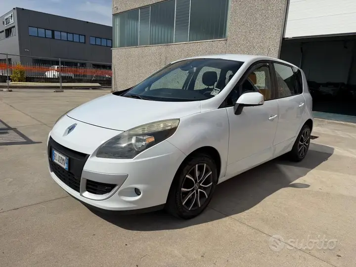 Renault Scenic 2010 photo 3