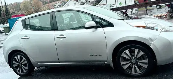 Nissan Leaf 2013 photo 2