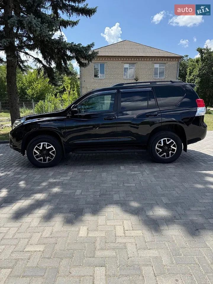 Toyota Land Cruiser Prado 2013 photo 4