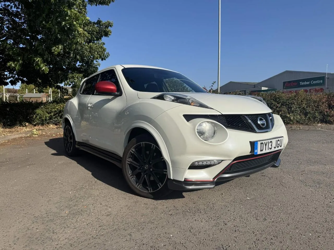 Nissan Juke 2013 photo 2