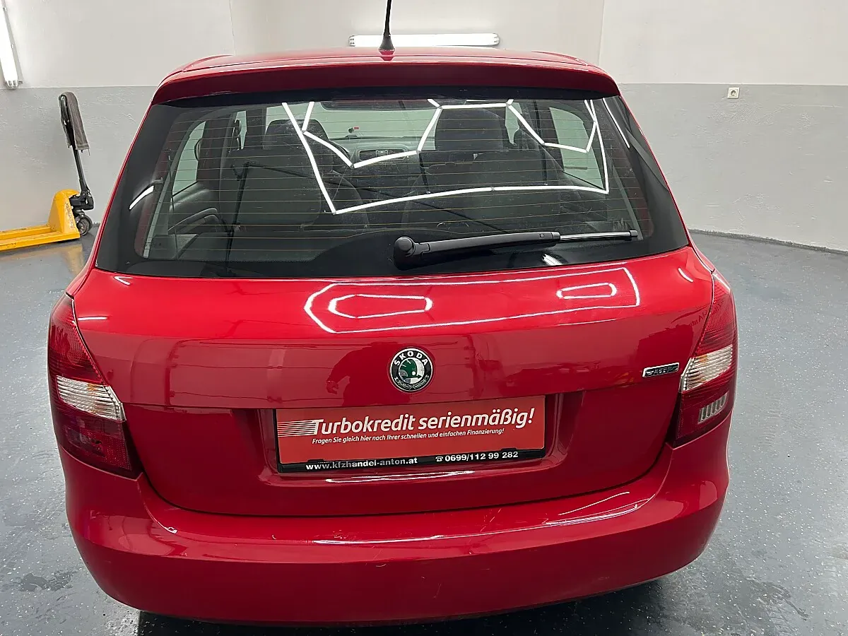 Skoda Fabia 2008 photo 3