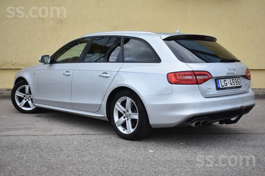 Audi A4 2014 photo 2