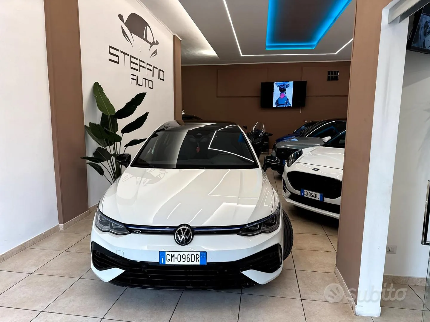 Volkswagen Golf 2022 photo 2