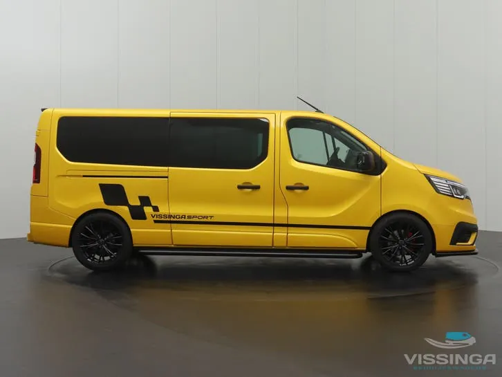 Renault Trafic 2024 photo 2