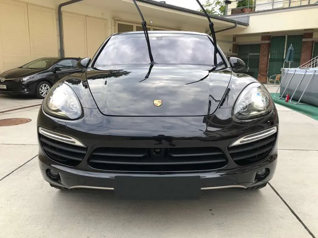 Porsche Cayenne 2013 photo 2