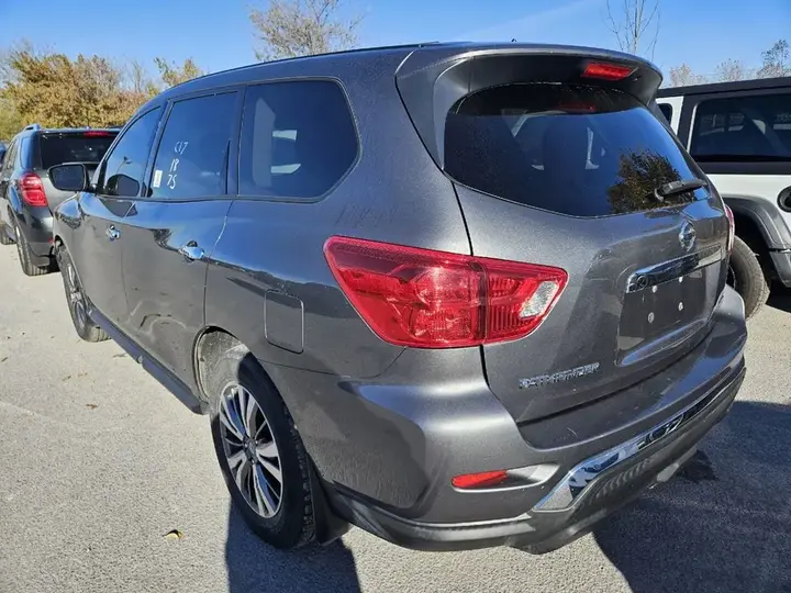 Nissan Pathfinder 2018 photo 2