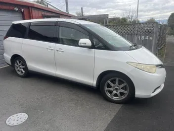 Toyota Estima 2006 photo 2