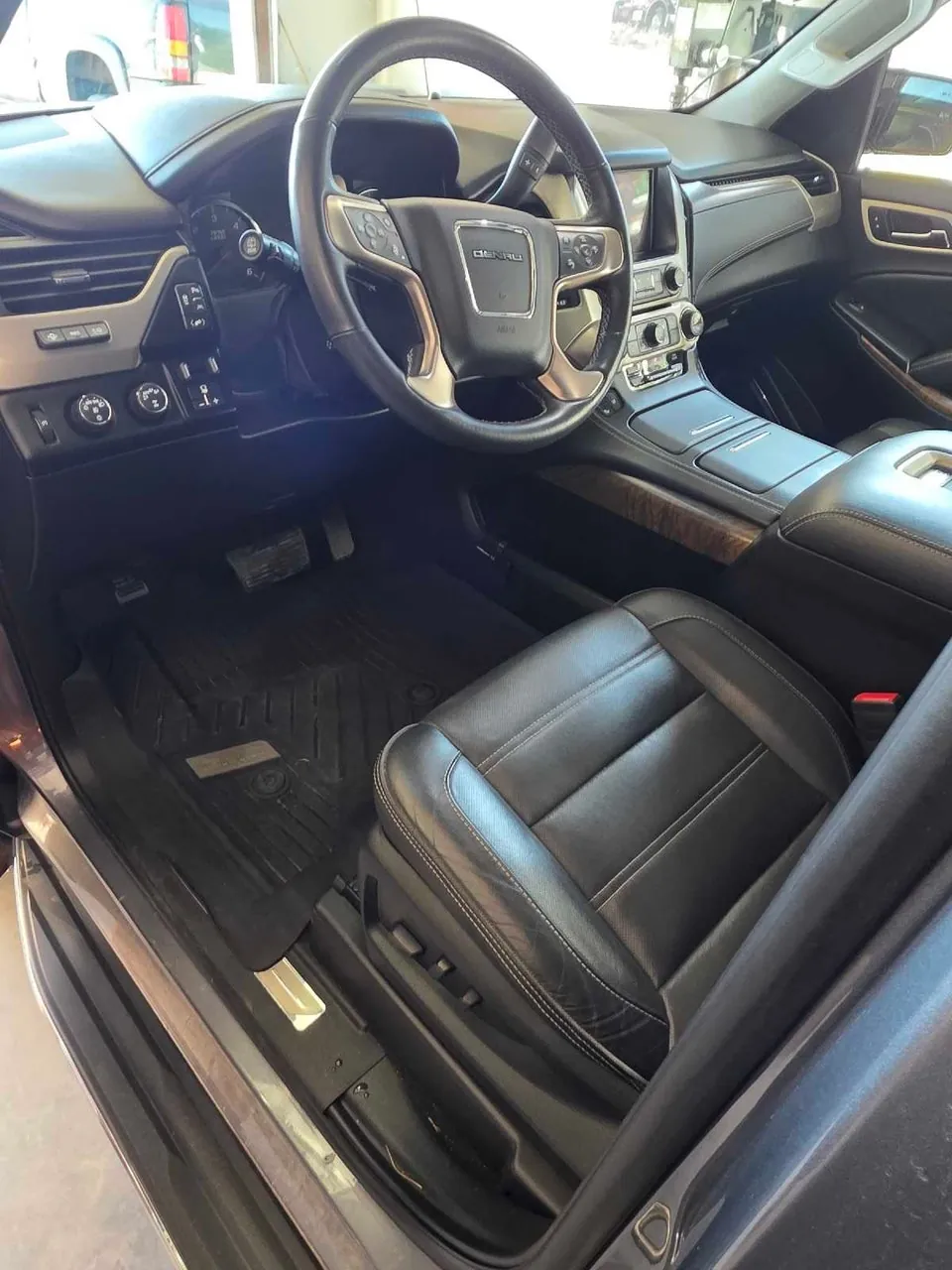 GMC Yukon 2018 photo 5