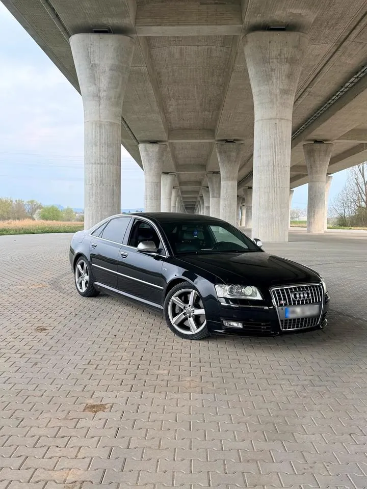 Audi S8