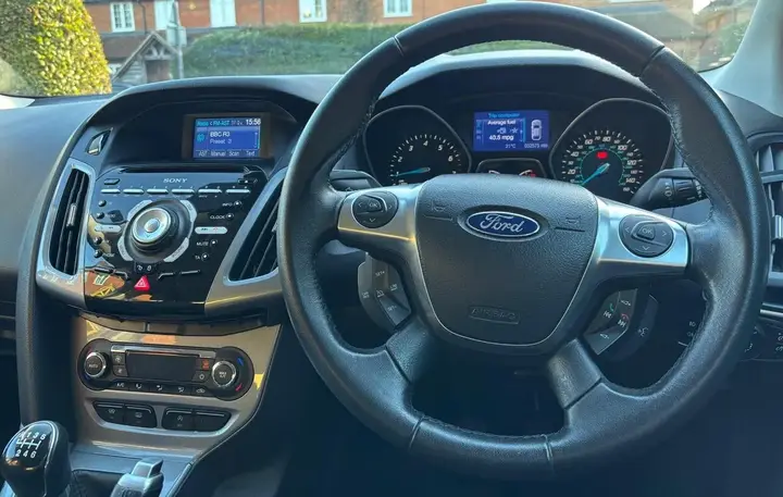 Ford Focus 2012 photo 3