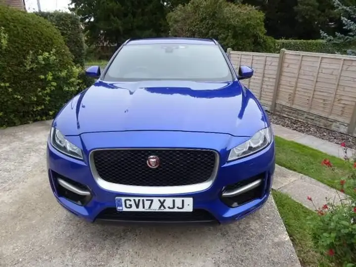 Jaguar F-Pace 2017 photo 3