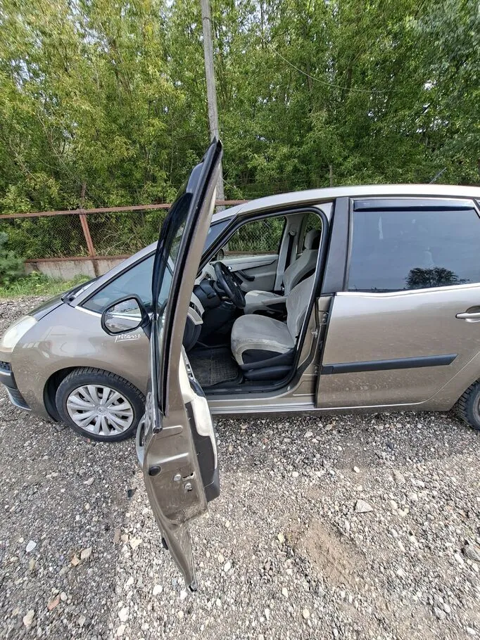 Citroen C4 Picasso 2008 photo 4