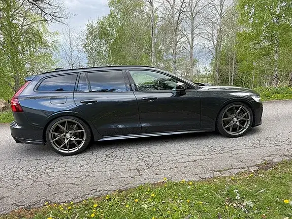 Volvo V60 2020 photo 2