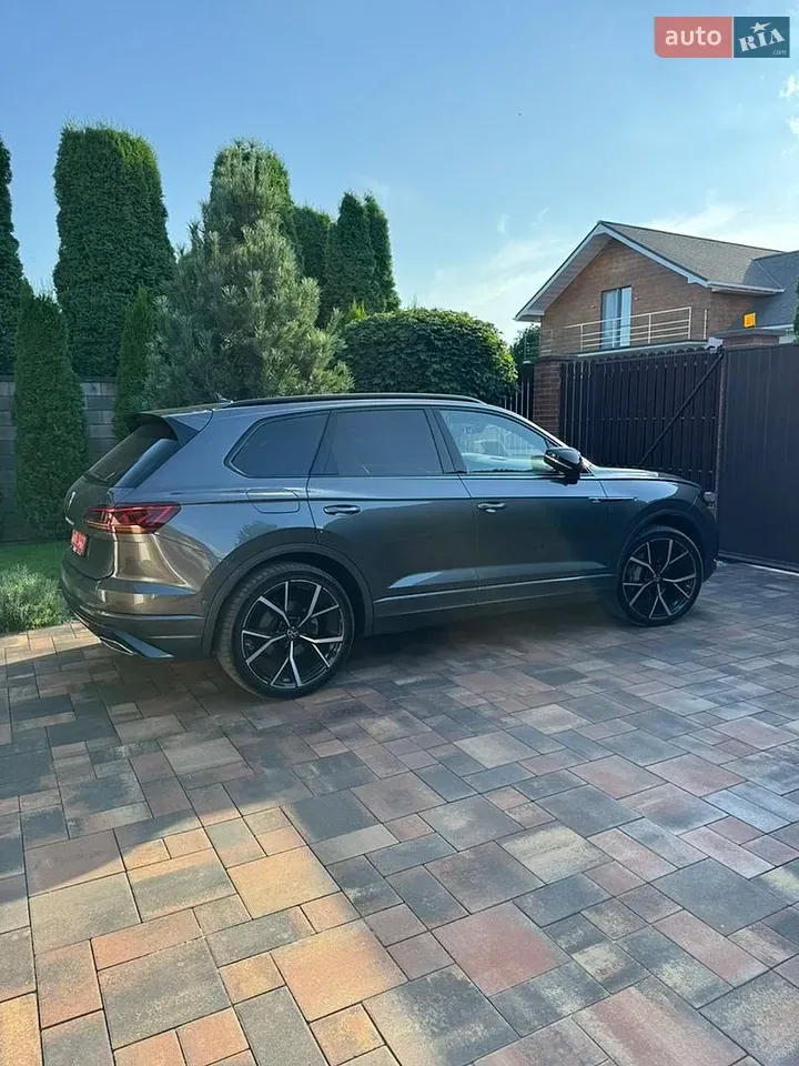 Volkswagen Touareg 2022 photo 3