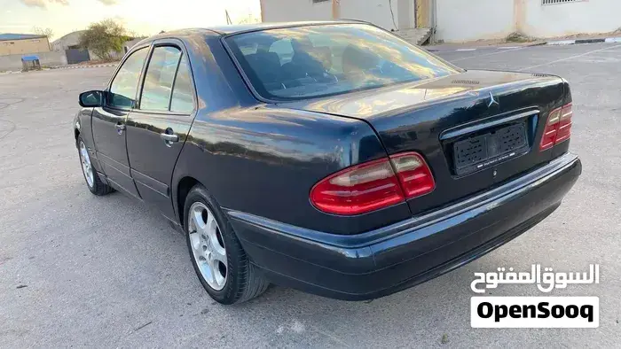 Mercedes-Benz E-Class 2002 photo 3