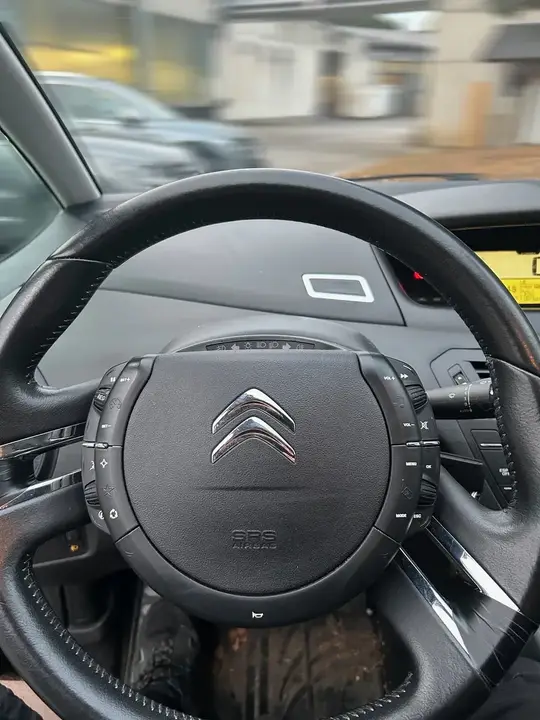 Citroen C4 Picasso 2011 photo 3