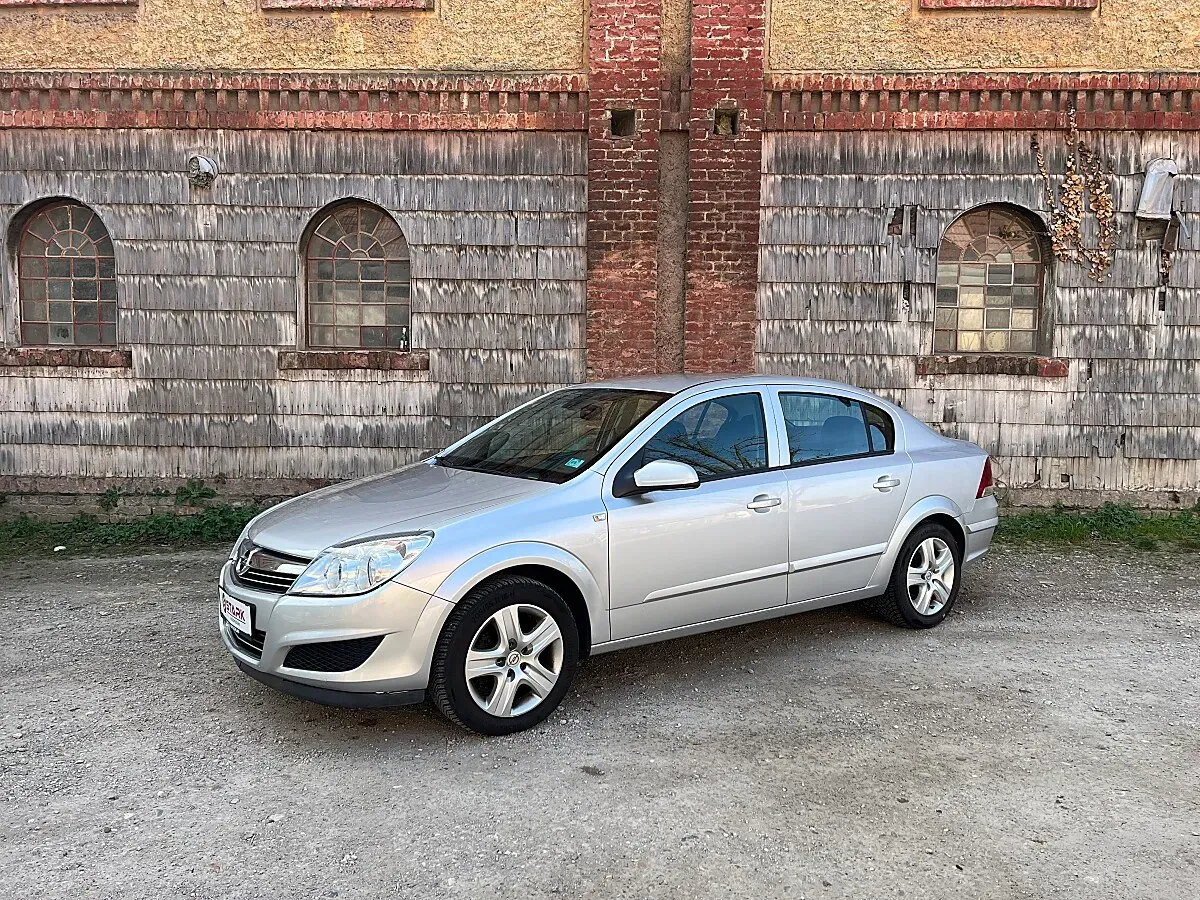 Opel Astra 2009 photo 2