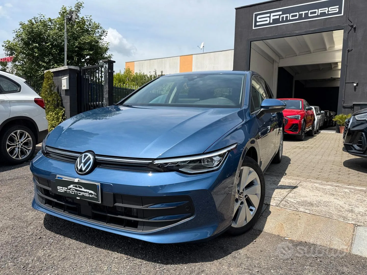 Volkswagen Golf 2024 photo 2