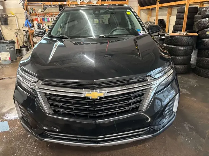 Chevrolet Equinox 2022 photo 2