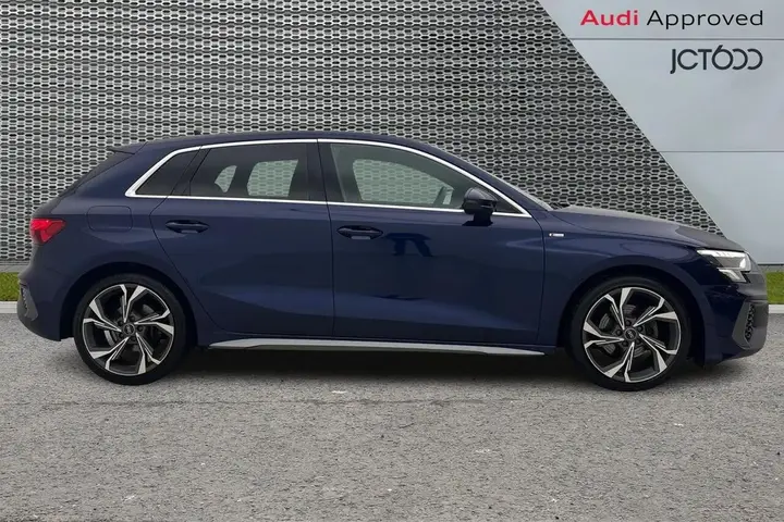 Audi A3 2023 photo 4