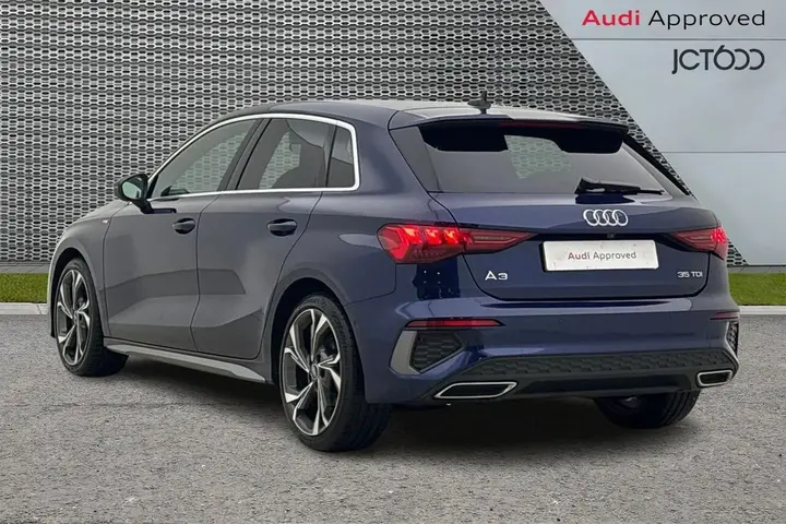 Audi A3 2023 photo 3