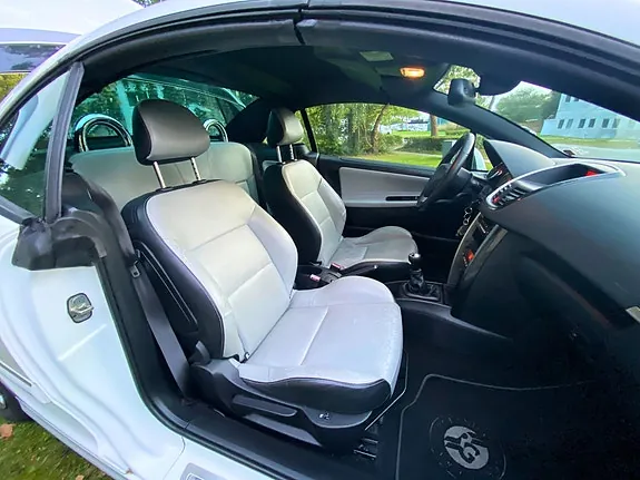 Peugeot 207 Cc 2012 photo 5